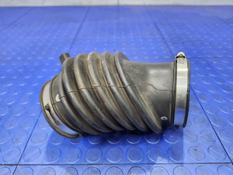 2007 Dodge Grand Caravan Air Intake Tube/Resonator