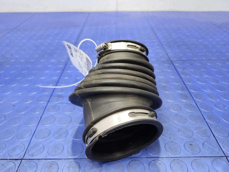2007 Dodge Grand Caravan Air Intake Tube/Resonator