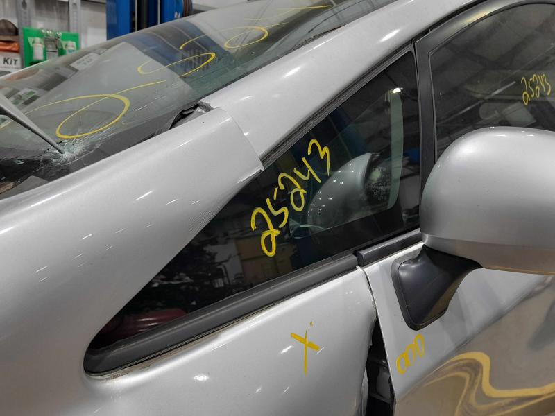 2013 Toyota Prius Windshield Glass