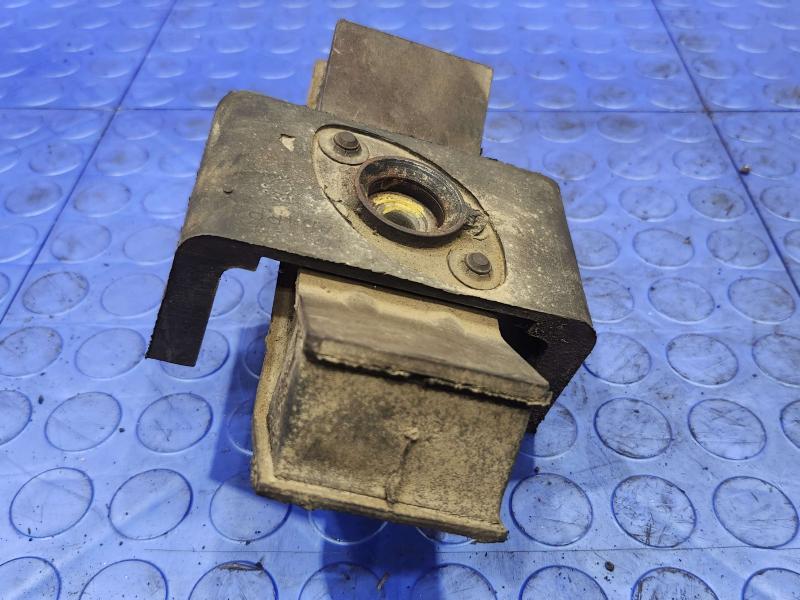 2005-2014 Ford Mustang Transmission Mount Insulator Genuine OEM 6R3Z7E373B