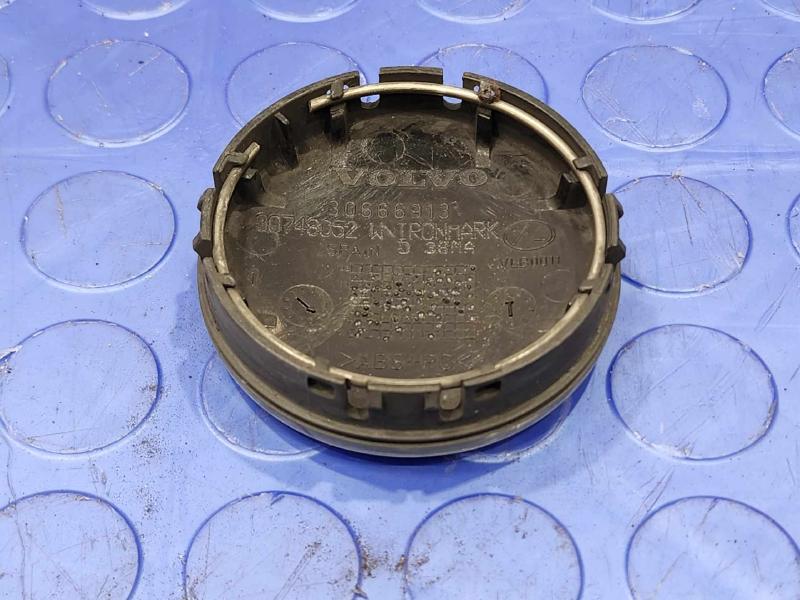 2012 Volvo XC60 Center Cap