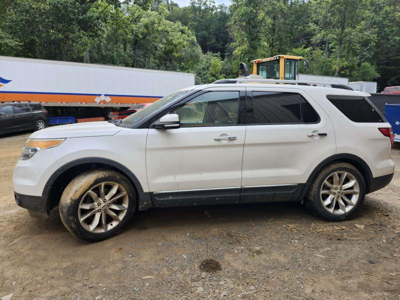 2014 Ford Explorer Center Pillar