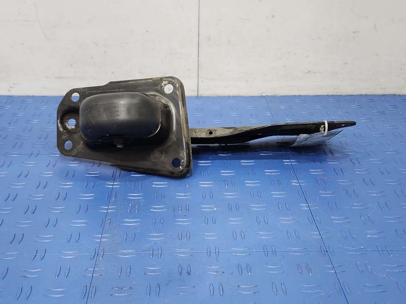 2012 Audi TT Lower Control Arm Rr