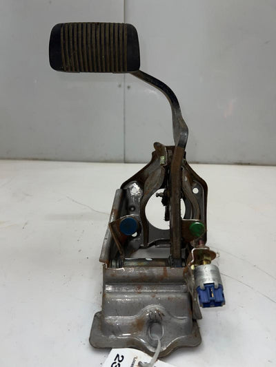 2001 Toyota Tundra Brake Pedal