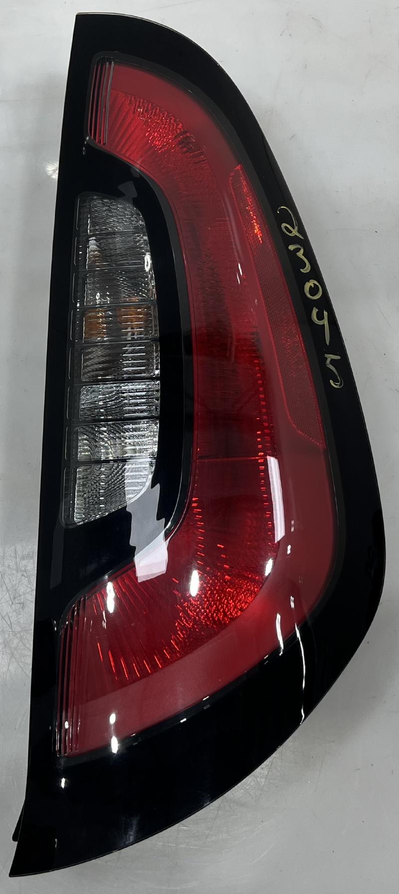 2014 - 2019 Kia Soul Tail Light RH Passenger Side w/o LED OEM 92402B2010