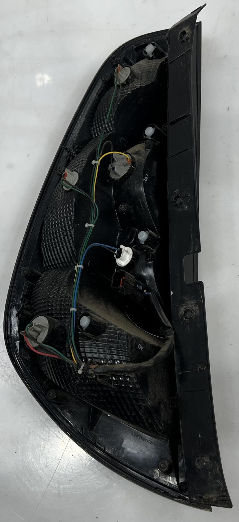 2014 - 2019 Kia Soul Tail Light RH Passenger Side w/o LED OEM 92402B2010