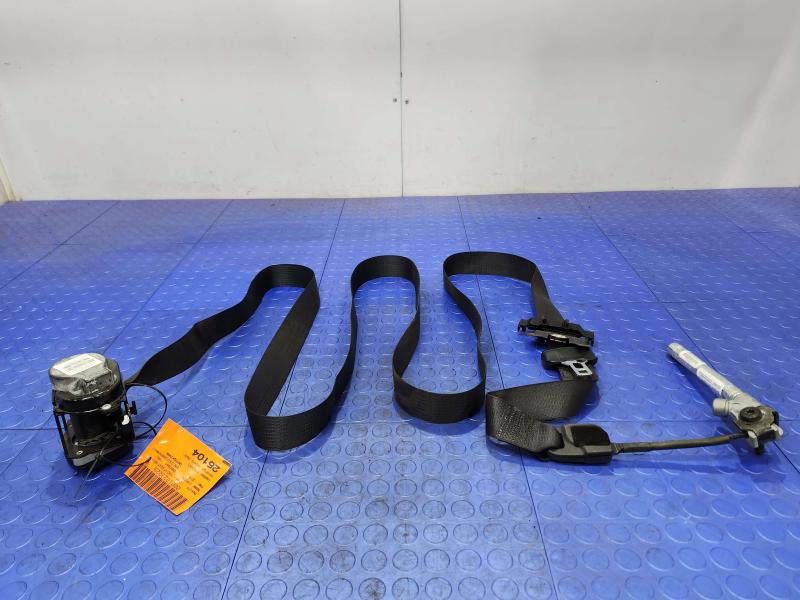 2015 Chrysler 200 Front Seat Belt