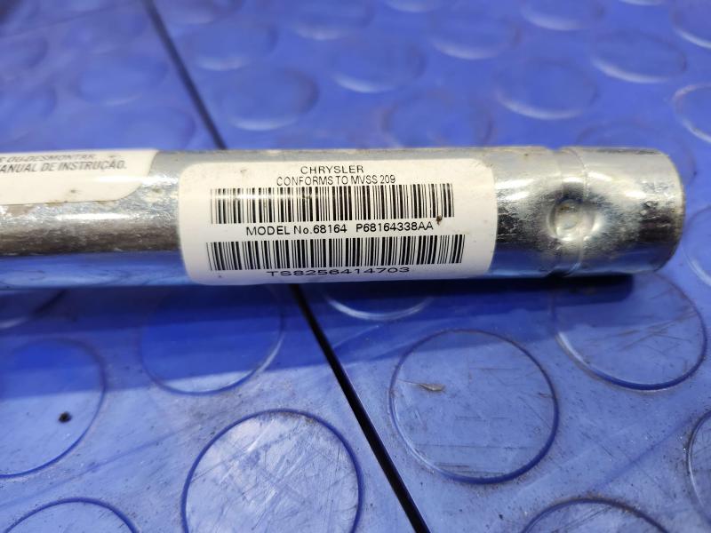 2015 Chrysler 200 Front Seat Belt