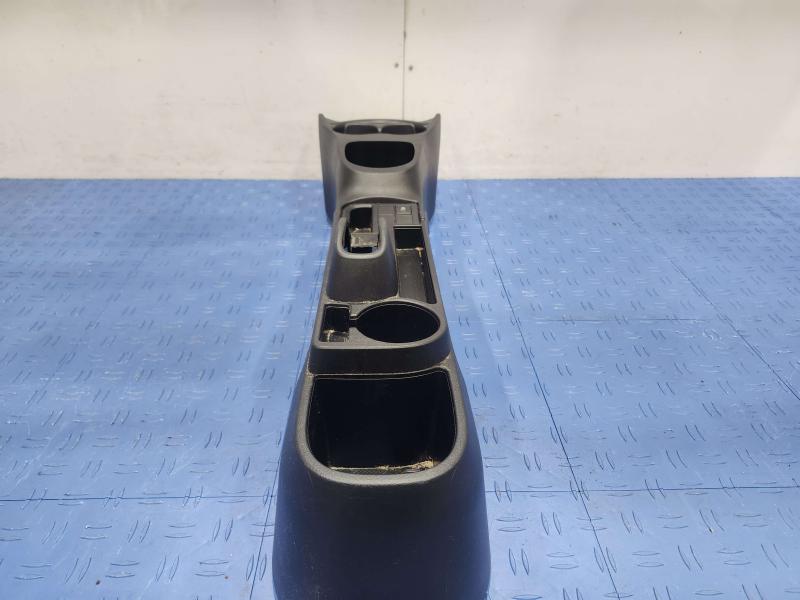 2013 Toyota Yaris Front Console