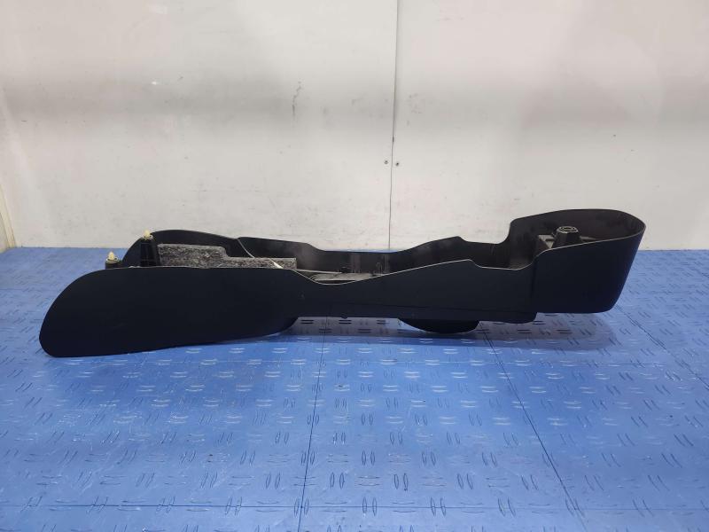 2013 Toyota Yaris Front Console