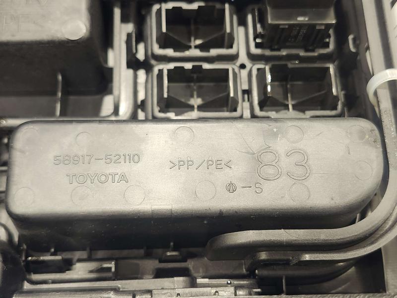 2013 Toyota Yaris Front Console