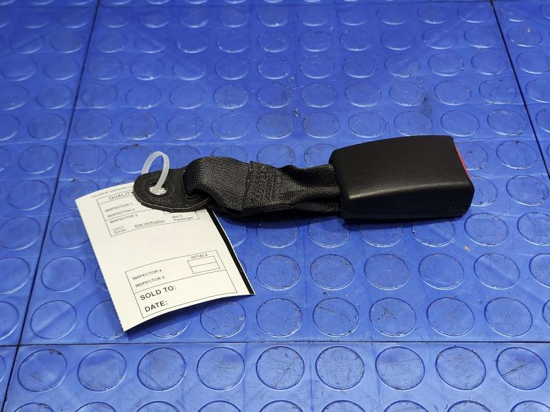 2016 Nissan Rogue Rear Seat Belt