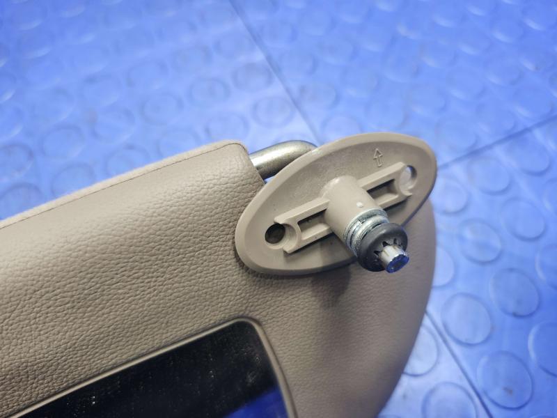 2004 Toyota Tacoma Sun Visor