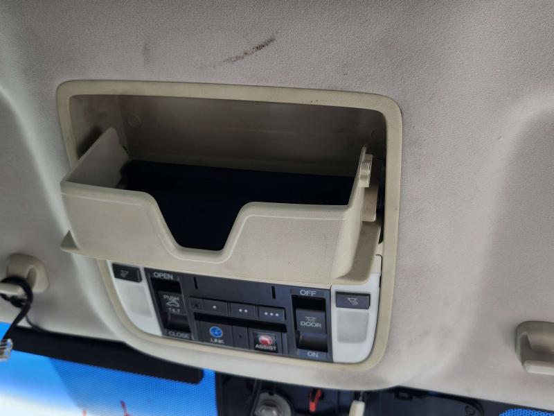 2014 Acura RLX Front Console