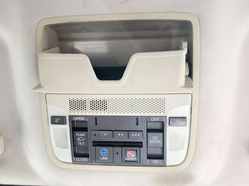 2014 Acura RLX Front Console
