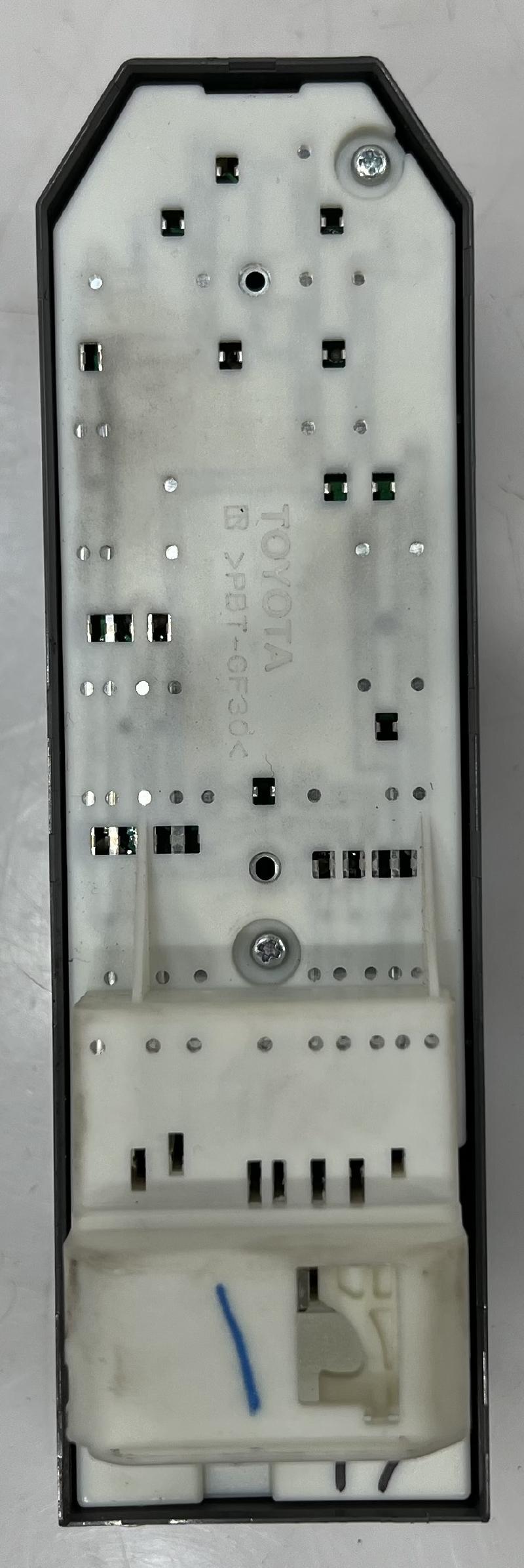 2008 - 2013 Toyota Highlander Master Window Switch OEM 8482006061