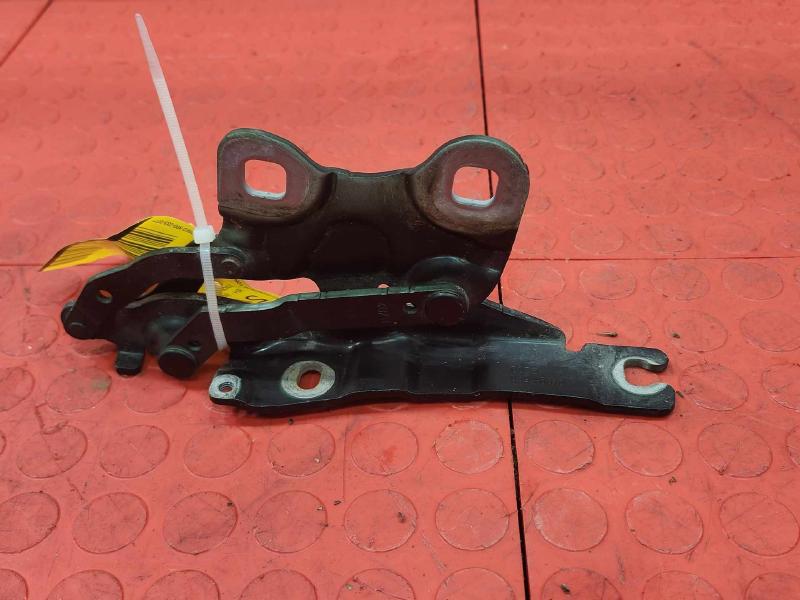2012 MINI Cooper Countryman Hood Hinge