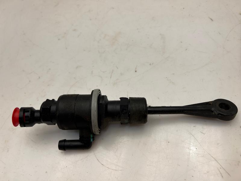 2014 - 2018 Kia Forte Clutch Master Cylinder Assembly OEM 416053X100