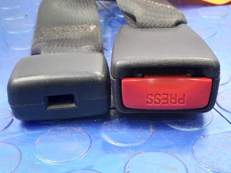 2014 Nissan Versa Rear Seat Belt