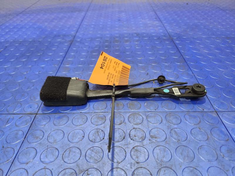 2015 Chrysler 200 Front Seat Belt
