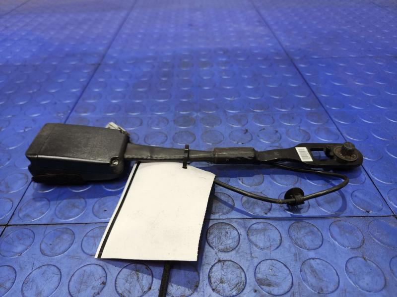 2015 Chrysler 200 Front Seat Belt