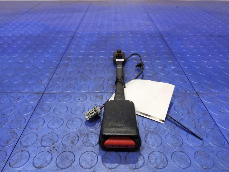 2015 Chrysler 200 Front Seat Belt