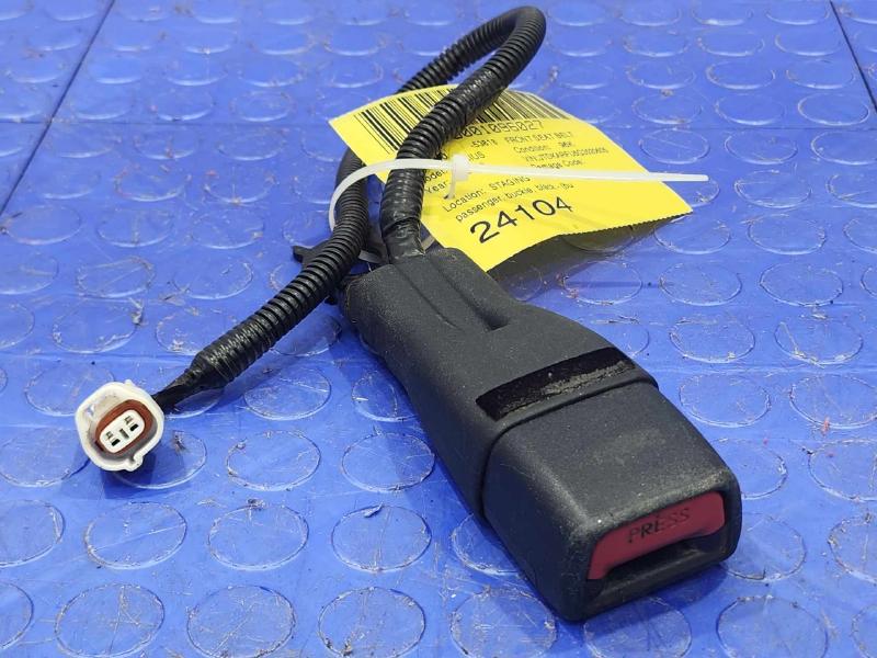 2016 Toyota Prius Front Seat Belt