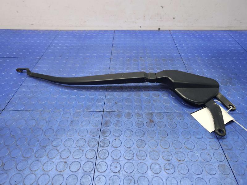 2014 Toyota Prius Wiper Arm