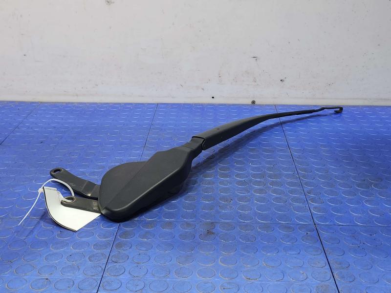 2014 Toyota Prius Wiper Arm