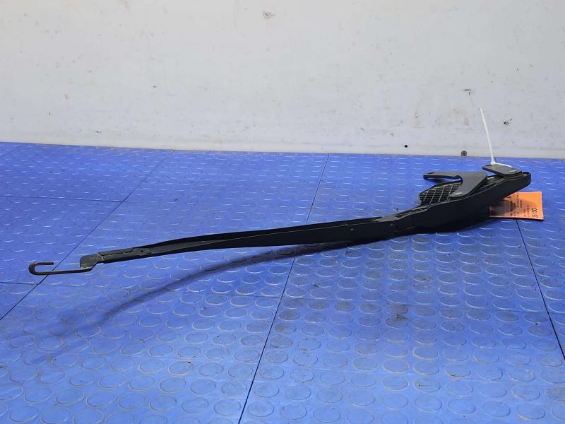 2014 Toyota Prius Wiper Arm
