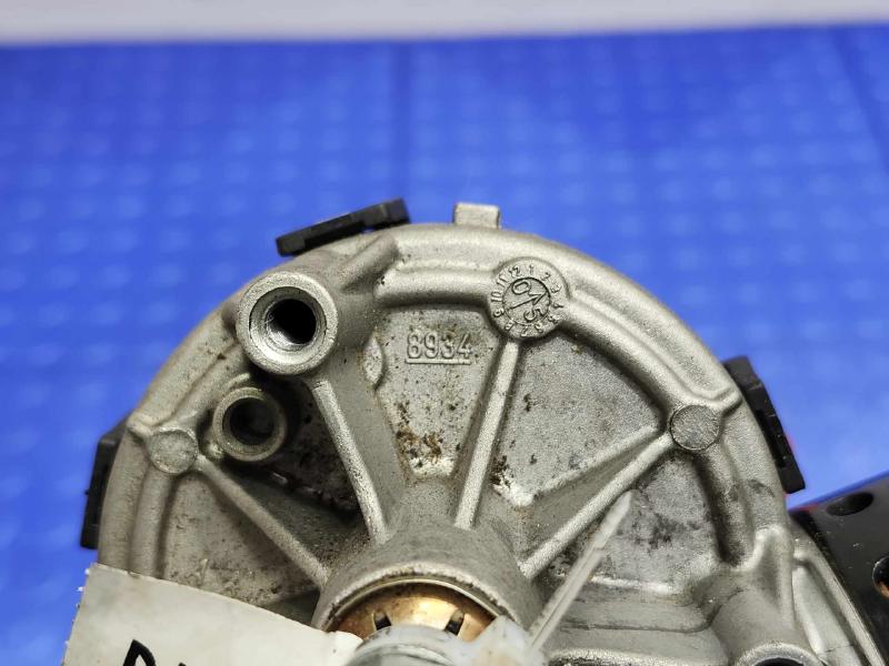 2006 Mercedes S-Class Wiper Motor Front