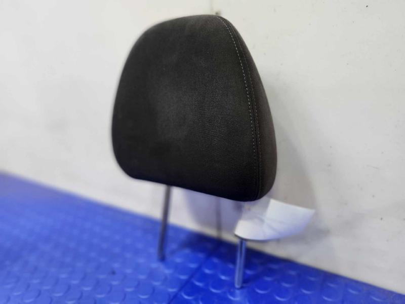 2015 Nissan Rogue Headrest