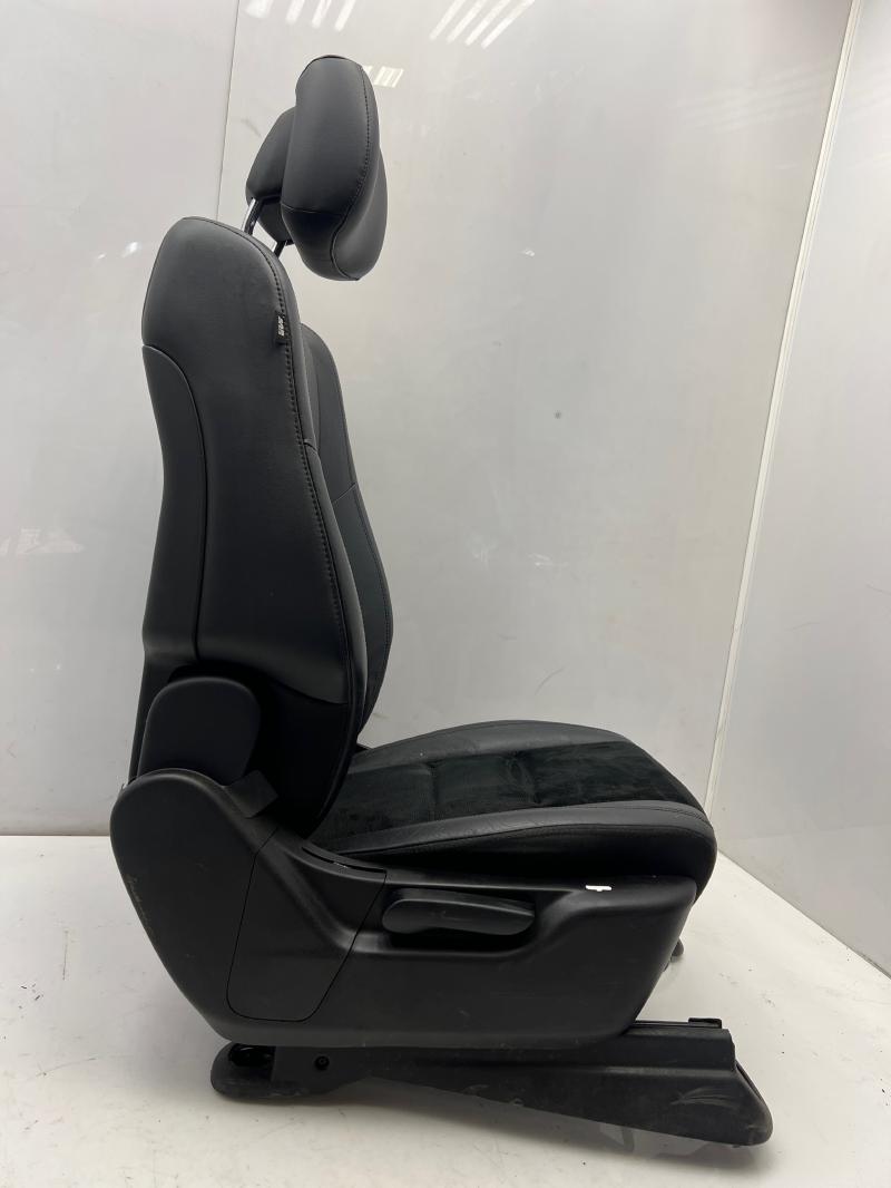 2017 Jeep Grand Cherokee Front Seat