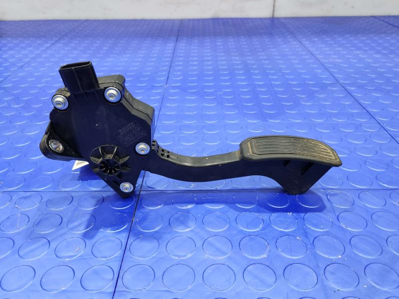 2011-2015 Toyota Prius Accelerator Pedal Assembly w/ Sensor OEM 78110-12050