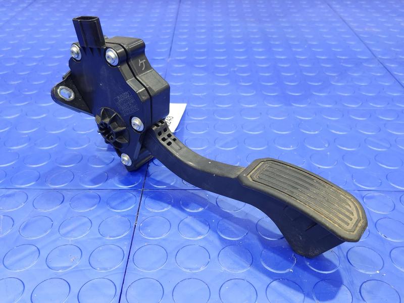 2011-2015 Toyota Prius Accelerator Pedal Assembly w/ Sensor OEM 78110-12050