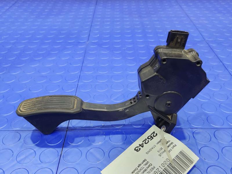 2011-2015 Toyota Prius Accelerator Pedal Assembly w/ Sensor OEM 78110-12050