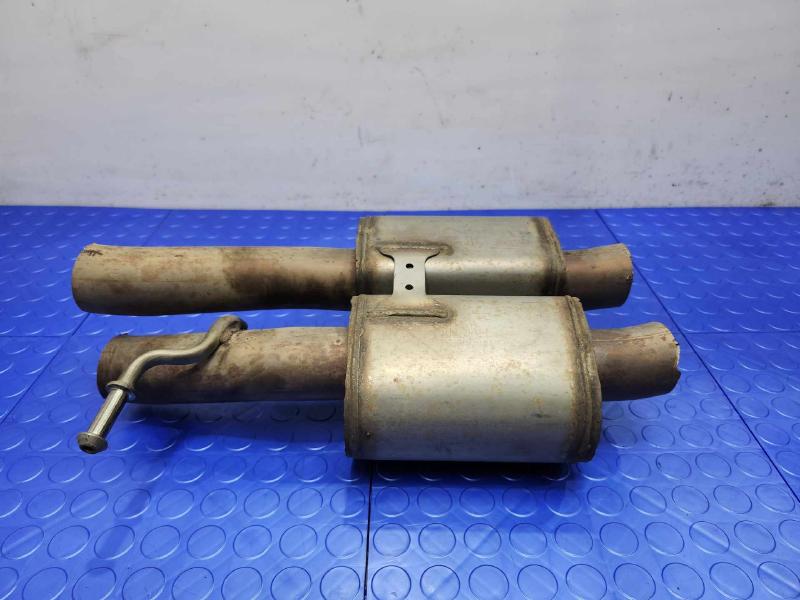 2011 Volkswagen Touareg Muffler