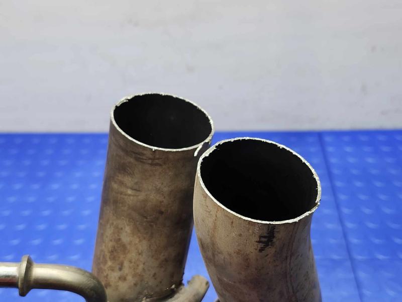 2011 Volkswagen Touareg Muffler