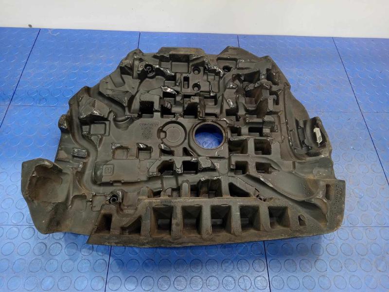 2016-2024 Volvo XC90 2.0L Engine Cover Garnish Genuine OEM Part 31368217