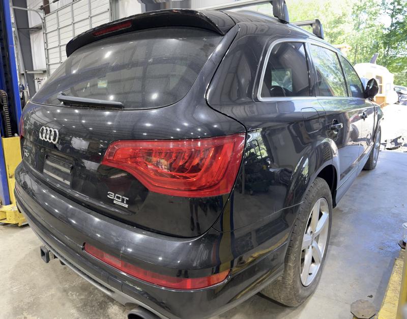 2015 Audi Q7 Center Pillar