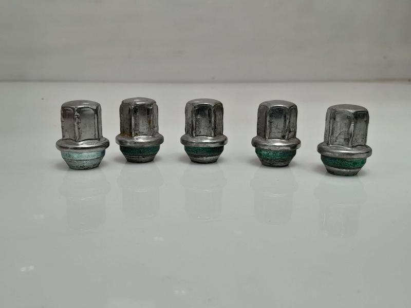 2017 Buick LaCrosse Lug Nuts