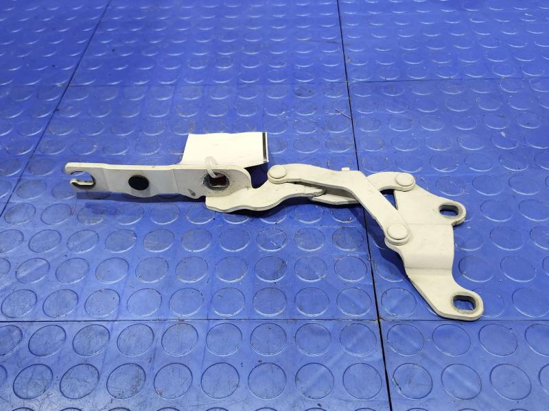 2008 BMW 128i Hood Hinge