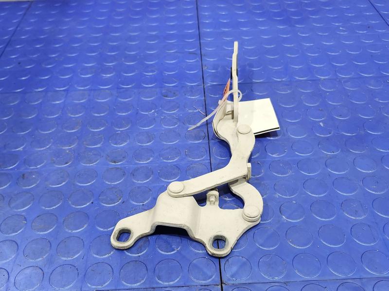 2008 BMW 128i Hood Hinge