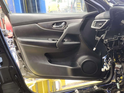 2016 Nissan Rogue Front Door Trim Panel
