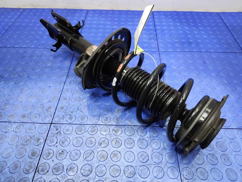 2015 Nissan Leaf Strut Assembly