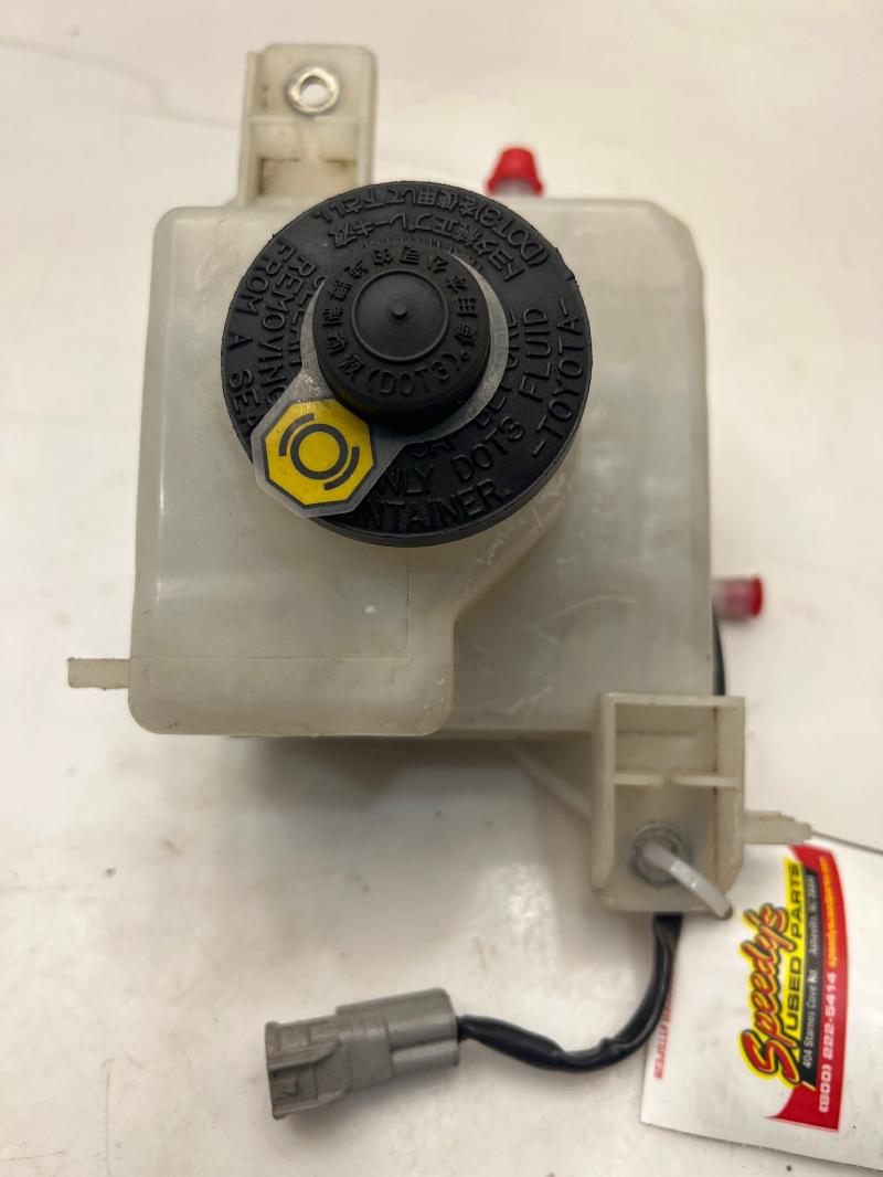 2010 - 2015 Toyota Prius Brake Master Cylinder Reservoir OEM 47220-47080
