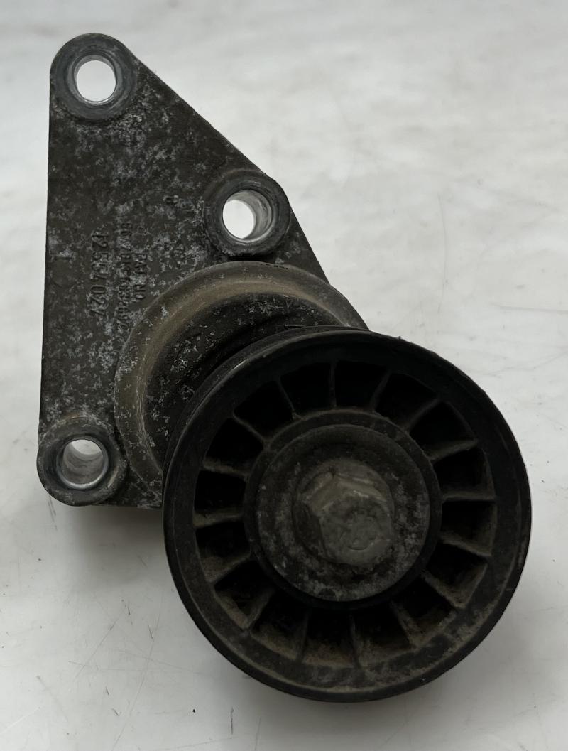 2002 GMC Sierra 1500 Engine Belt Tensioner