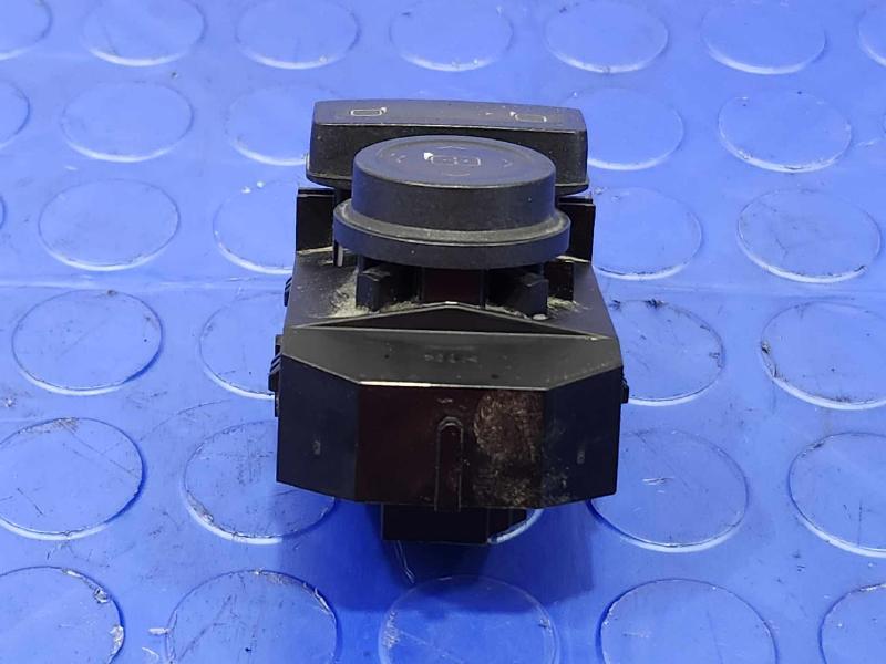 2014 Chevrolet Silverado 1500 Door Switch Front