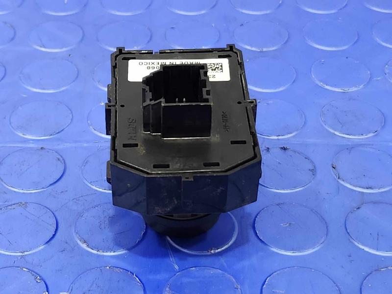 2014 Chevrolet Silverado 1500 Door Switch Front