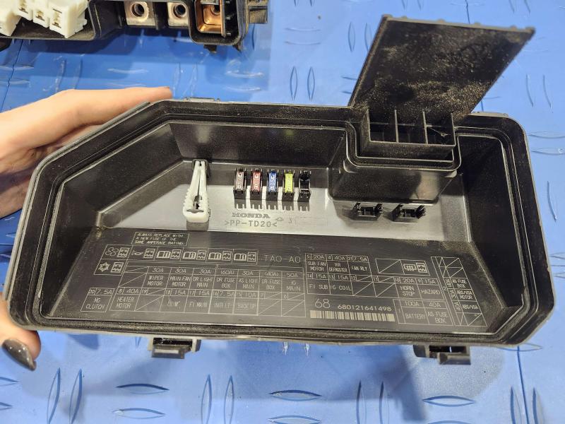 2011 Honda Accord Engine Fuse Box